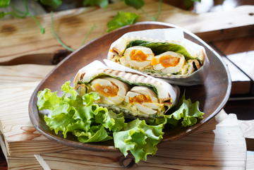自家製燻製の味付けたまごのホットサンド Homemade Smoked Egg Hot Sandwich