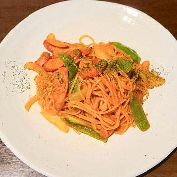 【店内1番人気】ナポリタン(サラダ付)