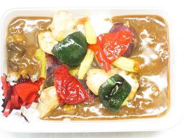 鶏と野菜ごろごろカレー丼