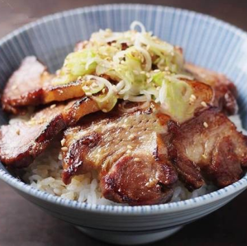 炙りチャーシュー丼+焼き餃子6個