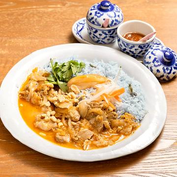 青森りんご紅玉煮込タイマッサマンカリー