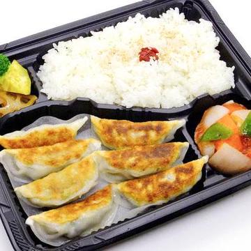 米粉で作ったグルテンフリー餃子弁当