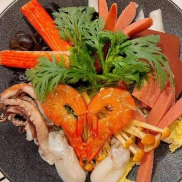 海鮮マーラータン+ライス/海冒菜+送一米