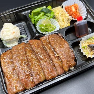 和牛上カルビ弁当(みそ汁付き)