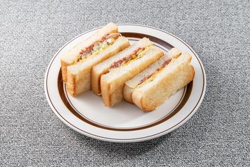 コンビーフチーズサンド