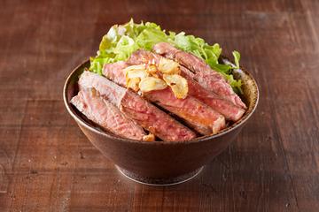 サーロインステーキ丼(100g)Sirloin Steak Bowl