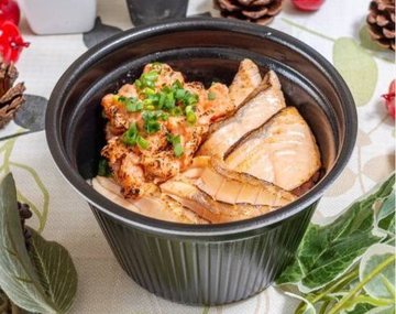 炙りサーモン尽くし丼Roasted various salmon rice bowl