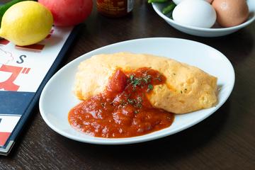 トマトオムライス omelette rice with tomato sauce