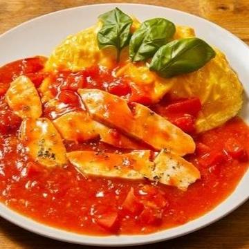 フレッシュバジル＆トマトソースのレアオムライス Rare Omelette Rice with Fresh Basil ＆ Tomato Sauce