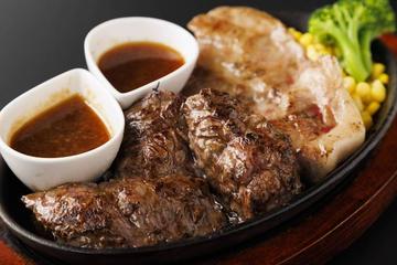 テキサス牛ステーキとポークステーキのコンビ