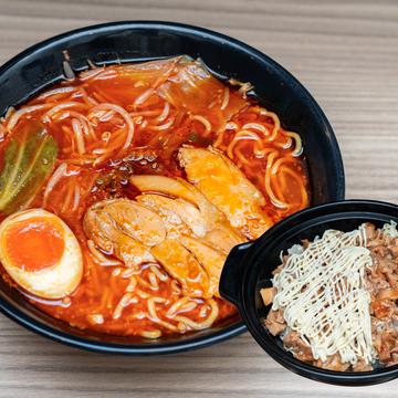 炎旨辛ラーメン(辛い)+ミニ鶏チャーマヨ丼セット