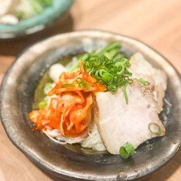 とろける煮豚とキャベツキムチ盛岡冷麺風素麺
