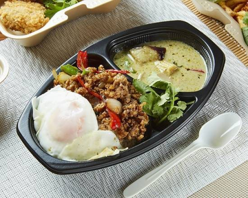牛肉のガパオ炒めご飯＆グリーンカレー
