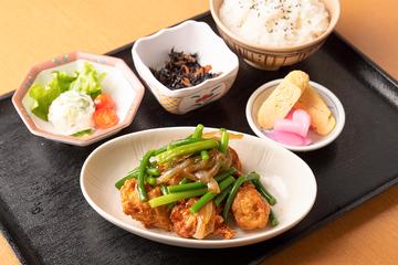 鶏肉とニンニクの芽バター醤油弁当