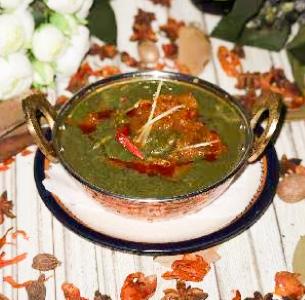 サグチキンカレーSaag Chicken Curry