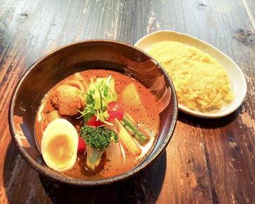 名古屋コーチンの特選鶏団子と野菜10種カリー