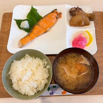 サケ定食