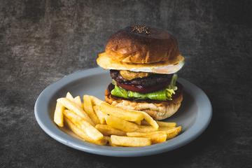 ピーナッツバターアンドエッグマンバーガー Peanut Butter ＆ Eggman Burger