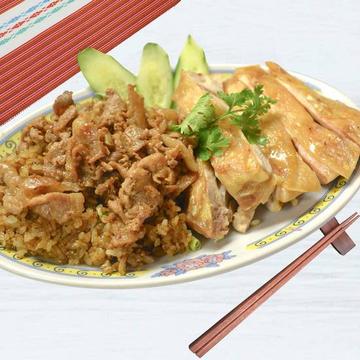 おいしい豚肉のご飯、カオマンガイ、チキンスープ Delicious pork rice Khao Man Gai and Chicken Soup