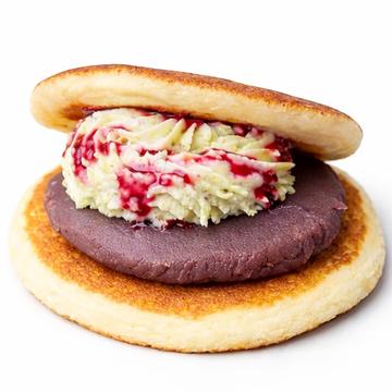 こし餡×ピスタチオクリーム×ベリーソース