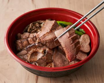 熟成牛タン塩ミックス丼Aged beef tongue salt mix bowl