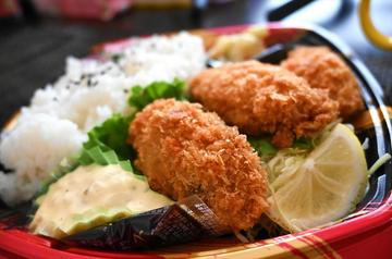広島産大粒カキフライ弁当