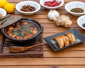 名物四川麻婆豆腐(単品)＆揚げ餃子3個