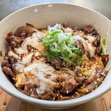 焼肉丼炙りチーズ