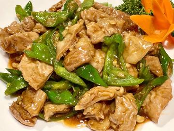 ホルモンの青唐辛子炒め【尖椒肥腸】