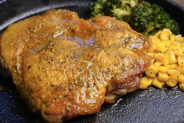 カレースパイスハーフチキンステーキ弁当(120g)Curry Spice Chicken Steak Box