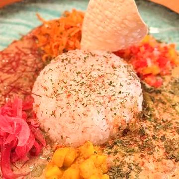 ひよこ豆とほうれん草カレー＆アサリと豆乳の和出汁カレーのあいがけ