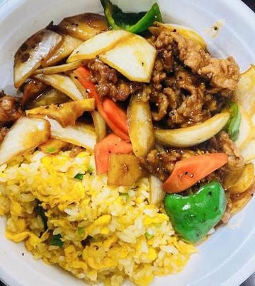 炒飯プレート(牛肉黒胡椒)