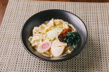 シビ辛鶏和風醤油ワンタンめん