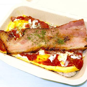厚切りベーコン&バター香るオムライス