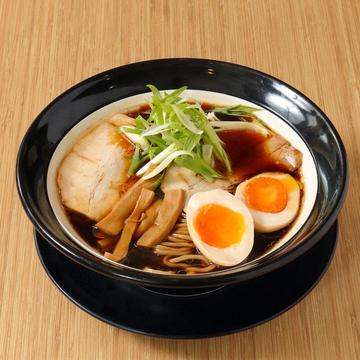 焦がし醤油ラーメン(味玉入り)