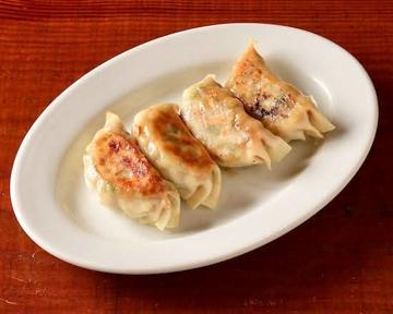 ぎょうざ Gyoza Dumplings