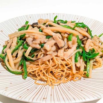 青椒肉絲あんかけ焼きそば