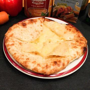 チーズナン/Cheese Nan
