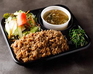 薄切り和牛カルビ(燻製ステーキソース)弁当