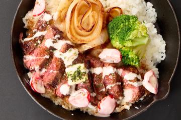 トマトシーザーソースのケイジャン牛ハラミバターステーキ Tomato Seasar Sauce ＆ Cajun Harami Butter Steak