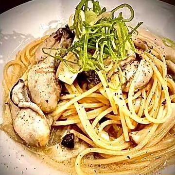 広島産牡蠣のペペロンチーノ 麺の大盛りサービス無料中
