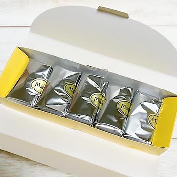 【冷凍】レーズンバターサンド 5個(箱あり)
