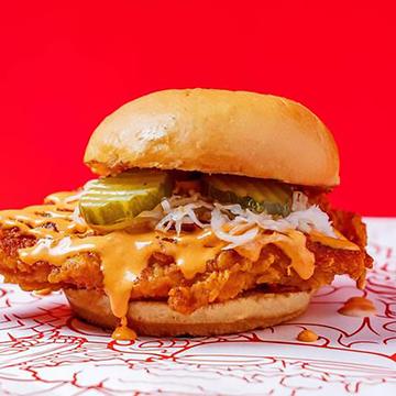 【REGULAR 】ハングリィスパイシーチキンバーガー HANGRY SPICY CHICKEN BURGER