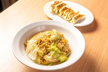 レタスチャーハン餃子セット