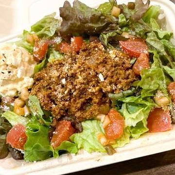 タコライス・ポテサラのせ