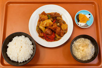 甘酢の酢豚定食