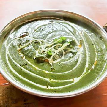 ほうれん草チキンカレー/Sag chicken curry