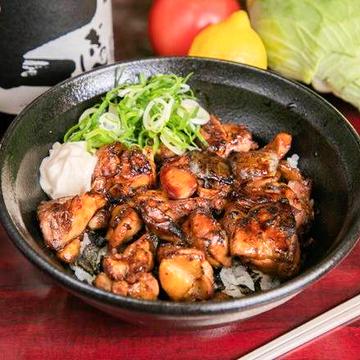 【炭火焼鳥丼】★旨得10%増量中★香ばしいタレが旨い！  Yakitori Rice Bowl
