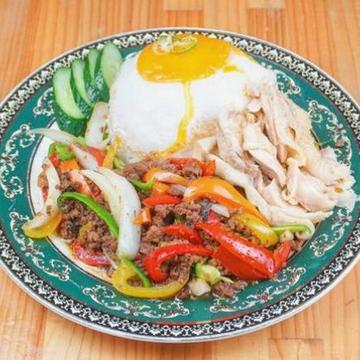 美味しいカオマンガイ(もも肉)＆ガパオライスの合い盛り Delicious Gapao Rice＆Khaomangai(thigh)