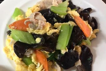 キクラゲ豚肉の卵炒め定食